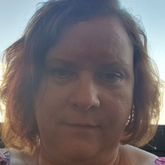 Meet your Posher, Debra - Picture 2 of 2